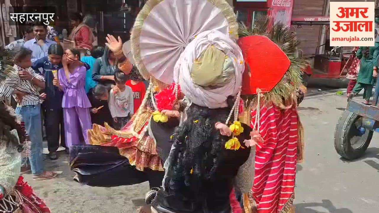 A grand procession was taken out on the occasion of Balaji's birth anniversary.