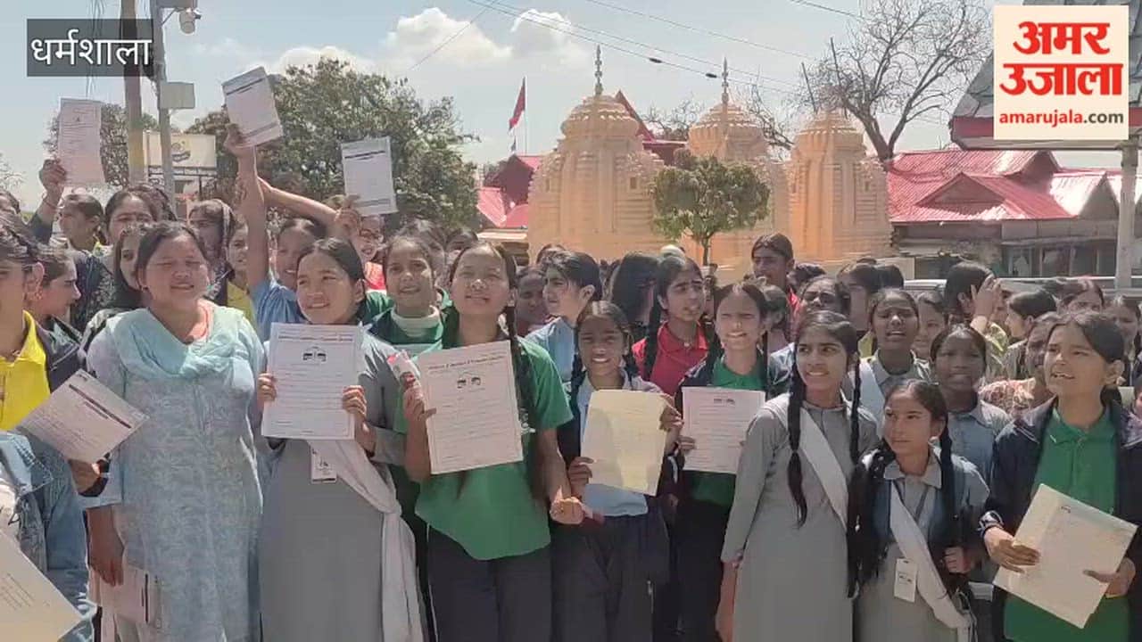 Students Stage Vigorous Protest Against Merger of Girls' School in Dharamshala