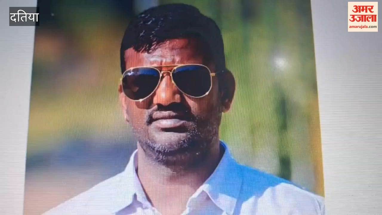 BJP councilor shot dead in front of police station, incident creates sensation in the area