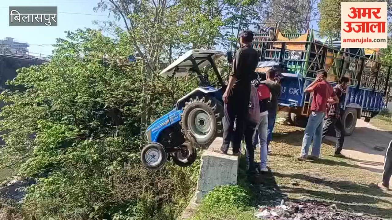 Bilaspur Tractor loaded with fodder left dangling in a gorge near Ghumarwin Bridge; major tragedy averted