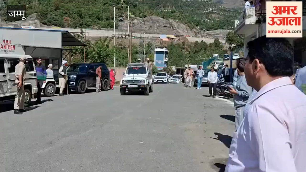 DDC Minga Sherpa visits Chinani, inspects government offices and hospital