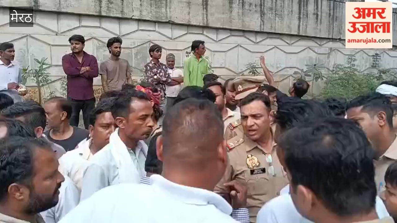 Meerut: Two policemen accused of beating Municipal Corporation employee