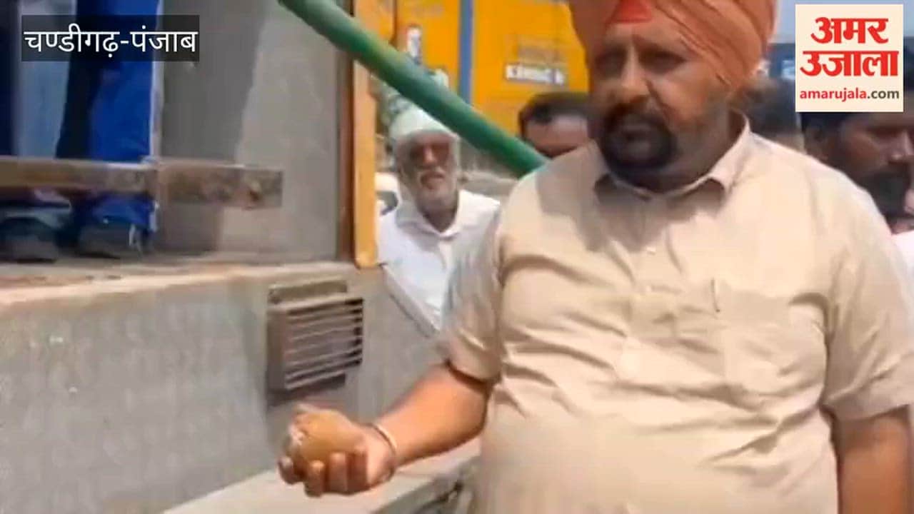 Sewage cleaning work using a Super Sucker machine begins in Ferozepur.
