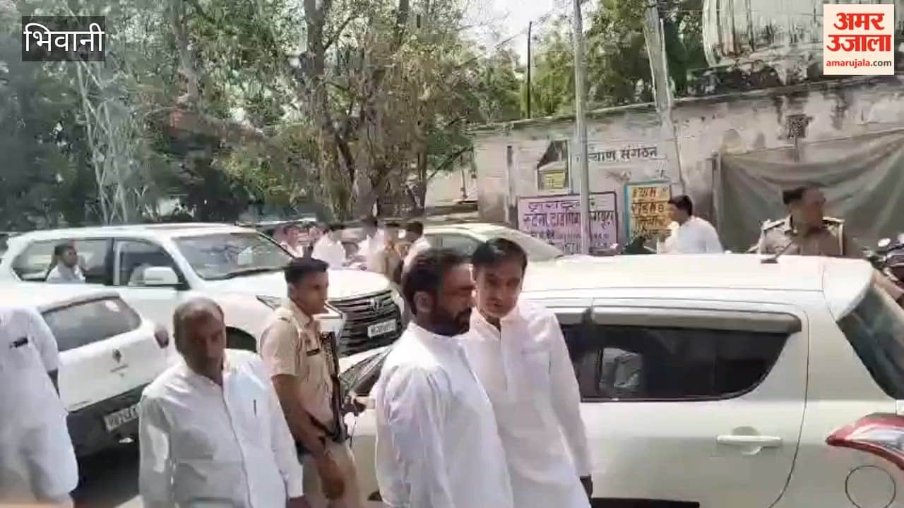 In Bhiwani, Randeep Surjewala levels allegations of discrimination against the BJP government regarding HPSC jobs.