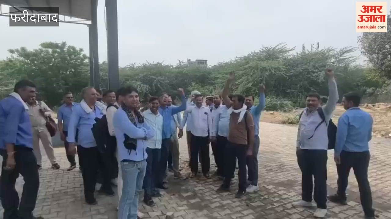 Driver Trapped Between Two Buses After Faridabad City Bus Brakes Fail