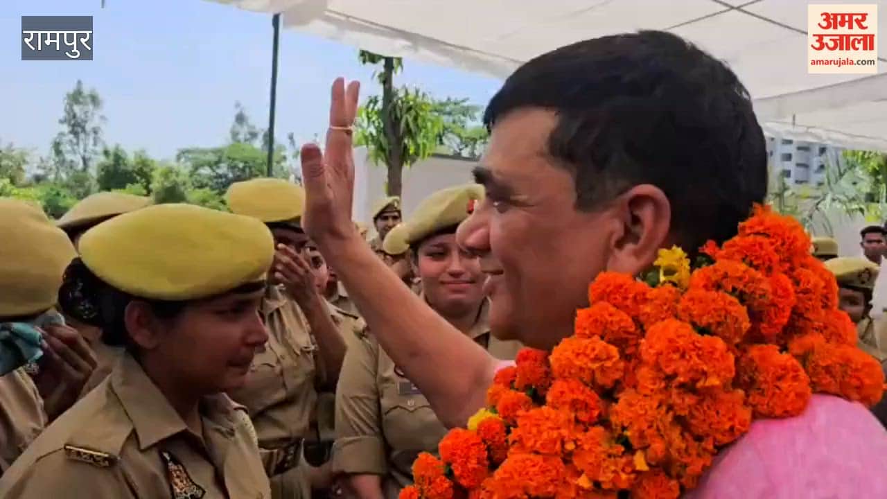 female constable broke down in tears over the transfer of Rampur SP Mishra, creating an emotional uproar