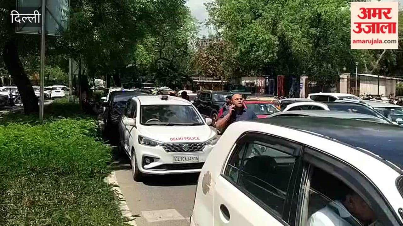 Arvind Kejriwal reaches Delhi High Court