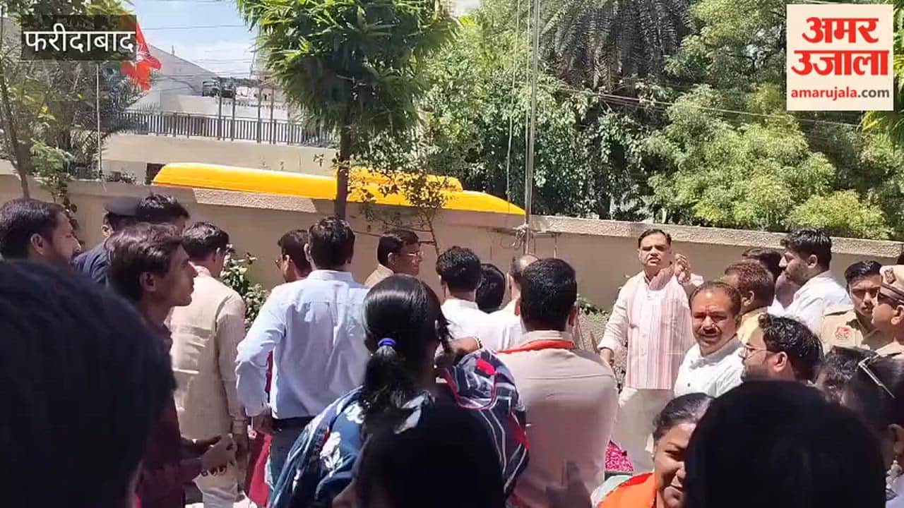 On the occasion of the BJP's Foundation Day, Minister Vipul Goel hoisted the party flag in Faridabad