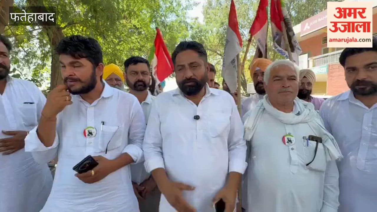 Farmers are furious over biometric attendance and photo requirements in mandis.