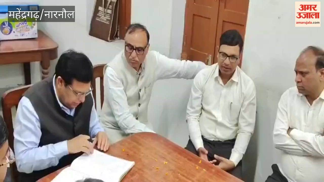 In Narnaul, Haryana Human Rights Commission Chairman Lalit Batra visited a school for visually impaired girls.