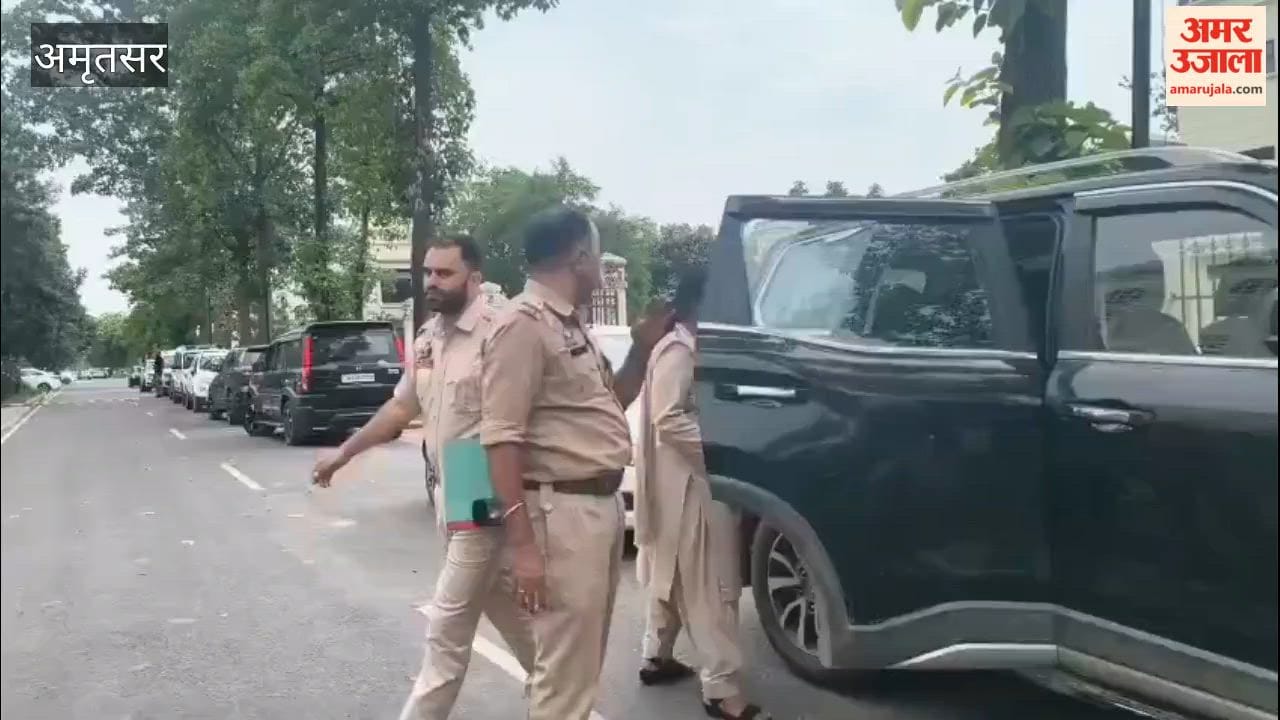 Two suspects arrested from Dream City in Amritsar; AK-47 and pistol recovered.