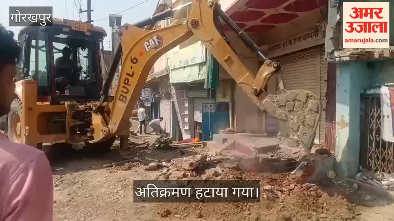 Tehsil and police administration removed encroachments; excavation of the drain has begun.