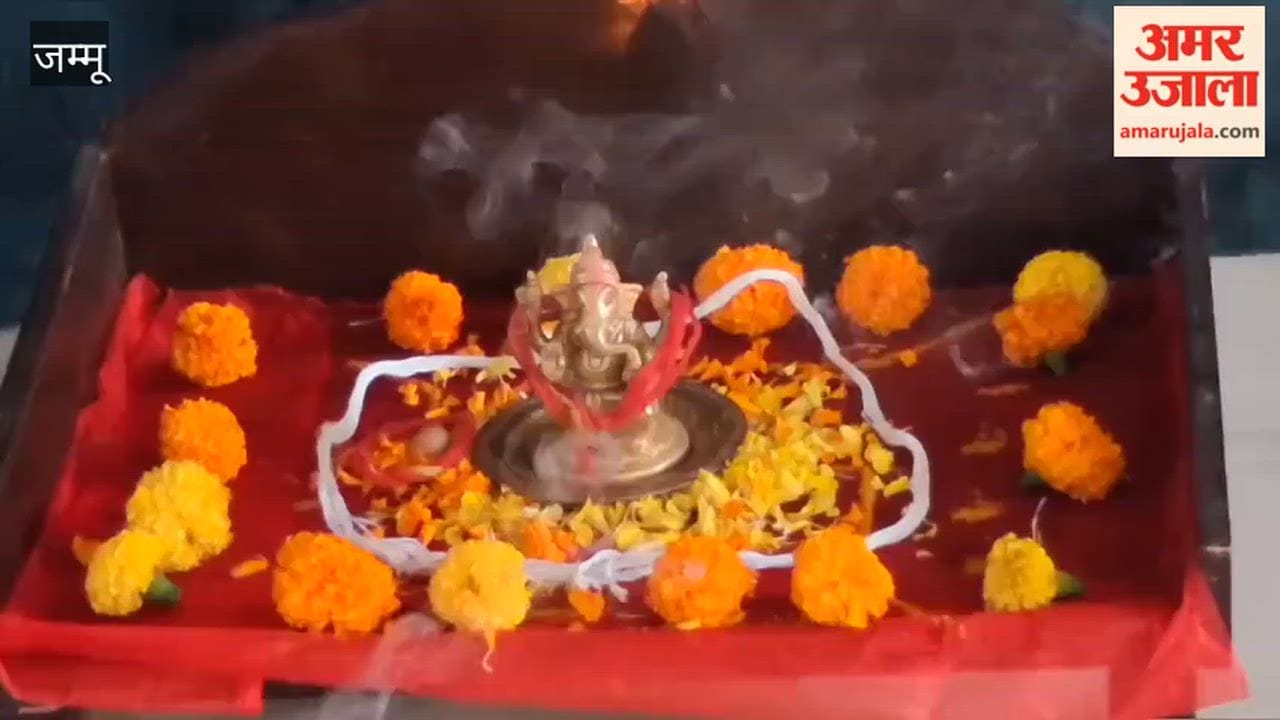 Prayers and rituals on the occasion of Maharaja Gulab Singh Ji's coronation day.