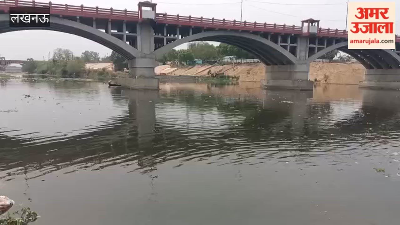 लखनऊ में कुड़िया घाट पर खोला गया गोमती नदी पर बना अस्थायी बांध