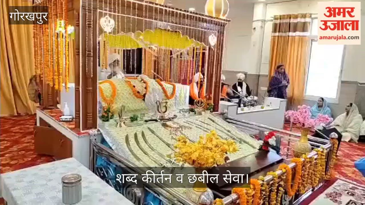 Shabad Kirtan by a Ragi Jatha at Mohaddipur Gurudwara; Chabeel service at Chetan Tiraha.