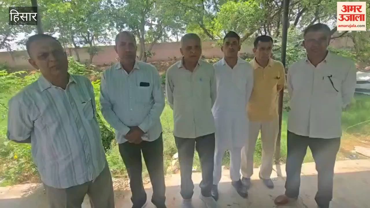 Dispute over health check-ups at the Hansi-Chanaut protest site at 2 AM; administration and villagers make conflicting claims.