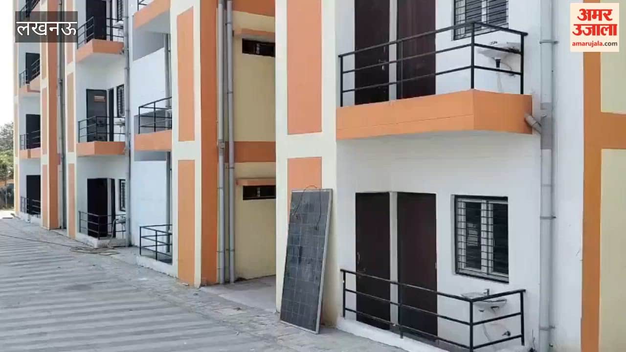 मुख्तार की जमीन पर बने फ्लैट्स पर अवैध का नोटिस, ध्वस्त करने पहुंची टीम से लोगों की झड़प