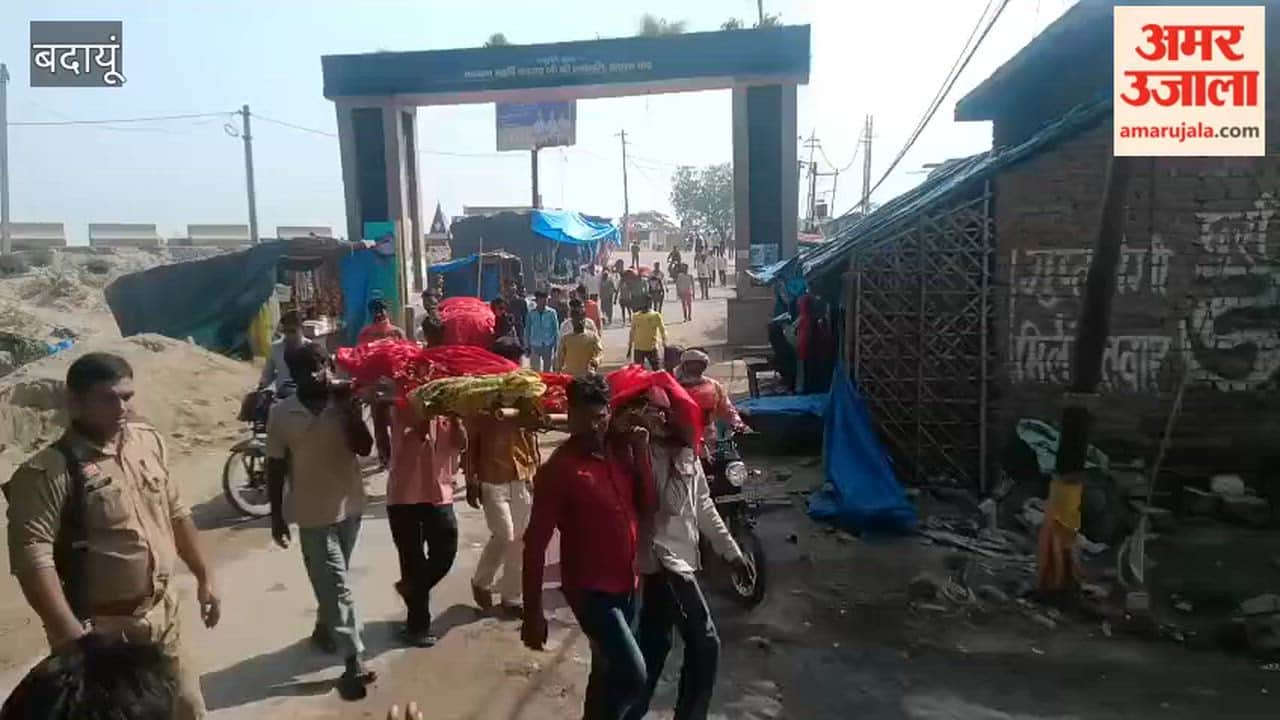 Budaun Tragedy Funeral biers of four women carried out together