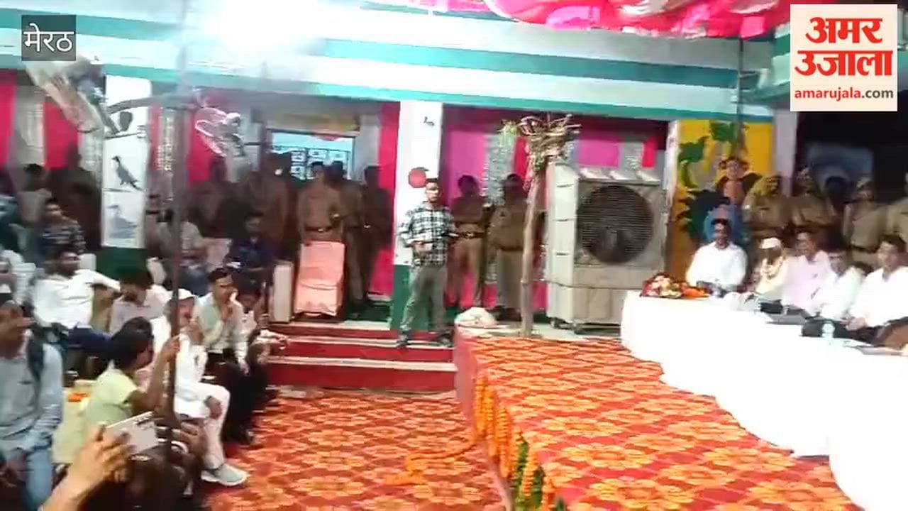 Meerut: Dr. Somendra Tomar listened to people's grievances at the 'Ratri Chaupal' (nighttime public meeting).