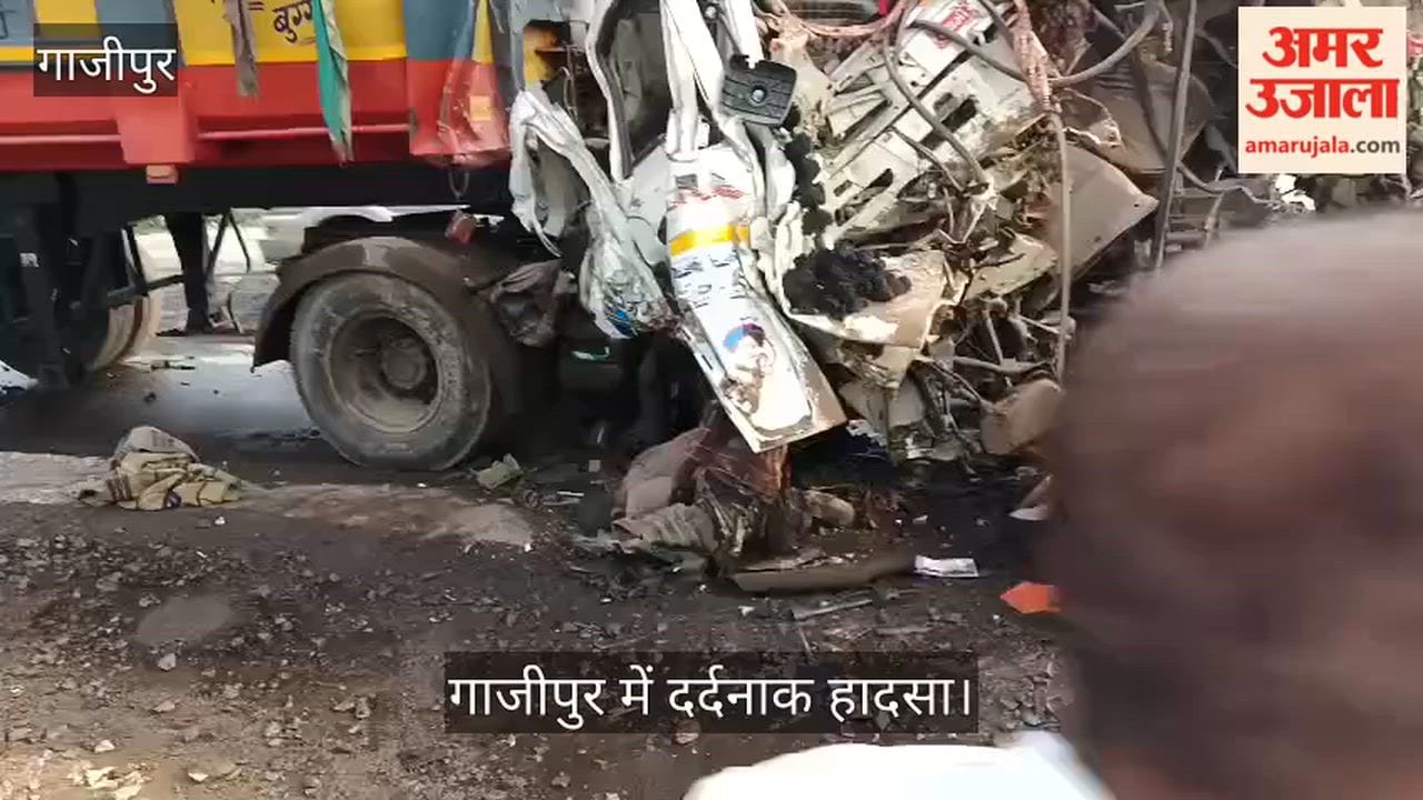 Trailer rams into rear of stationary trailer driver dies in Ghazipur