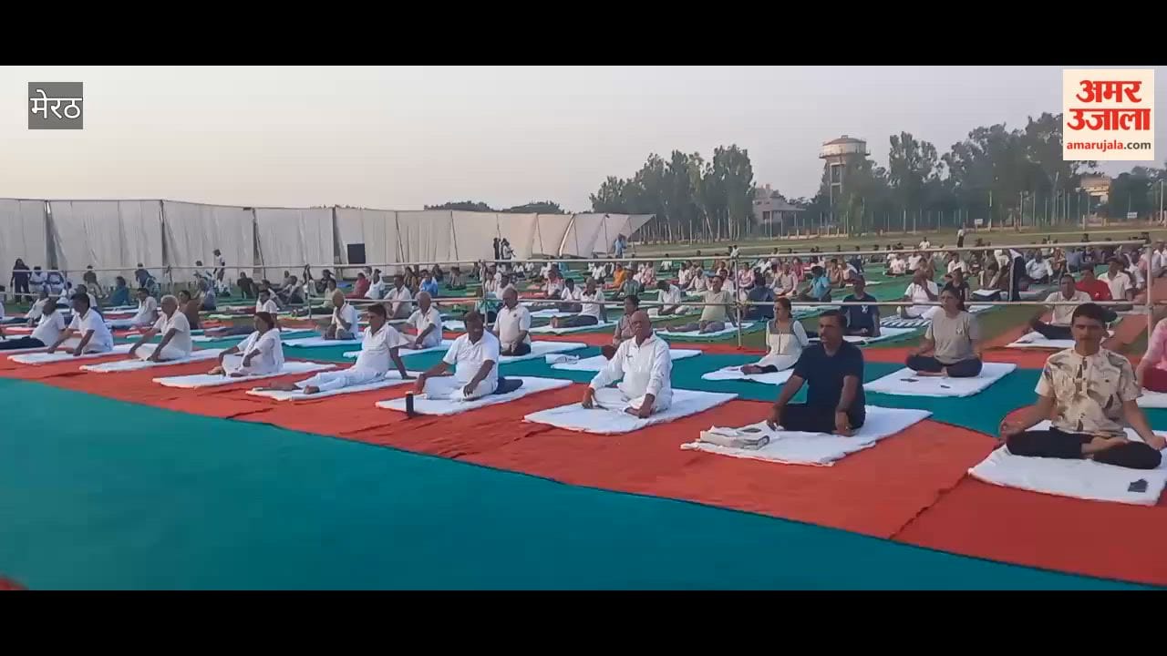 Meerut:Swami Karamveer Ji Maharaj Leads Yoga Session at CCSU Camp