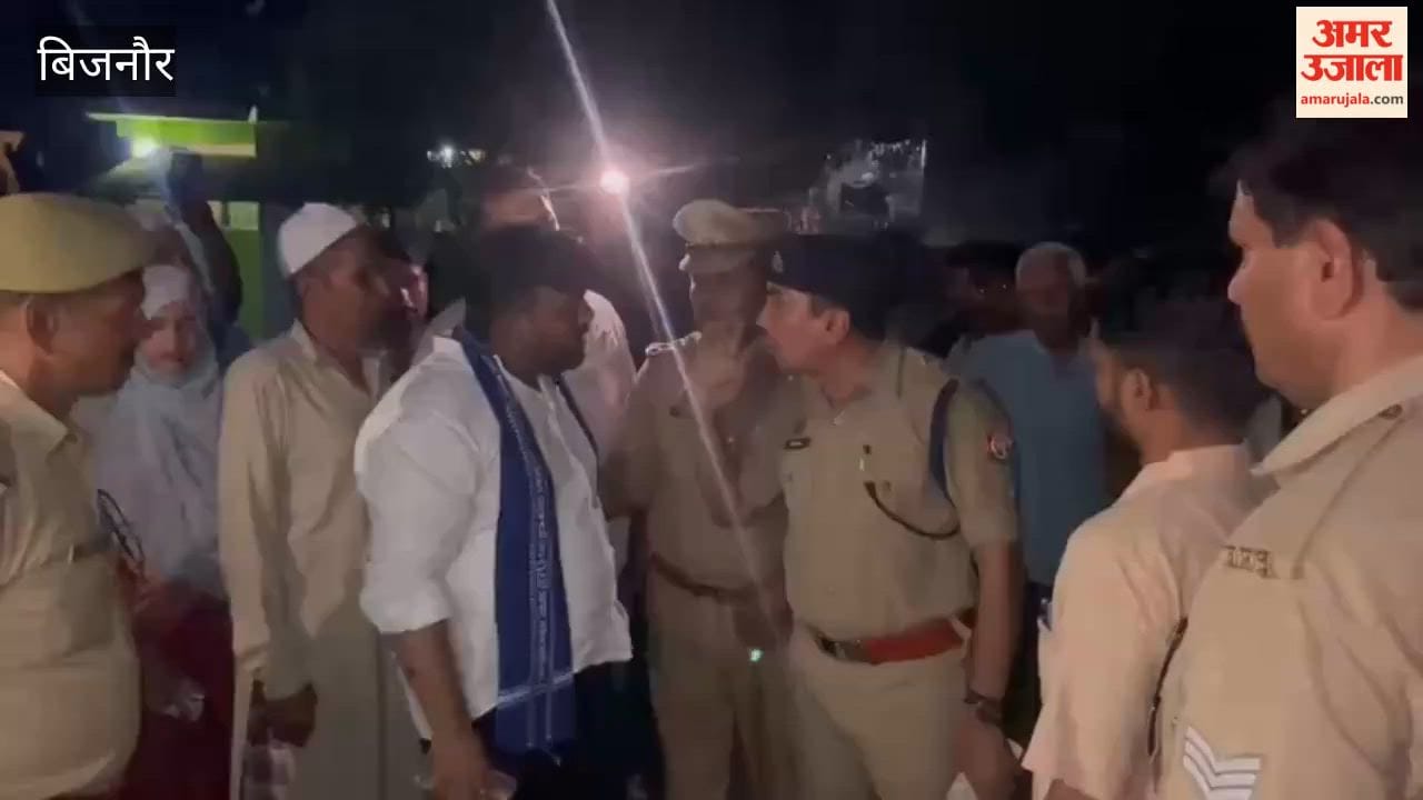 Bijnor: Tense Exchange Between ASP Representative and CO Over Demolition of Wall Near Pir Baba Mazar