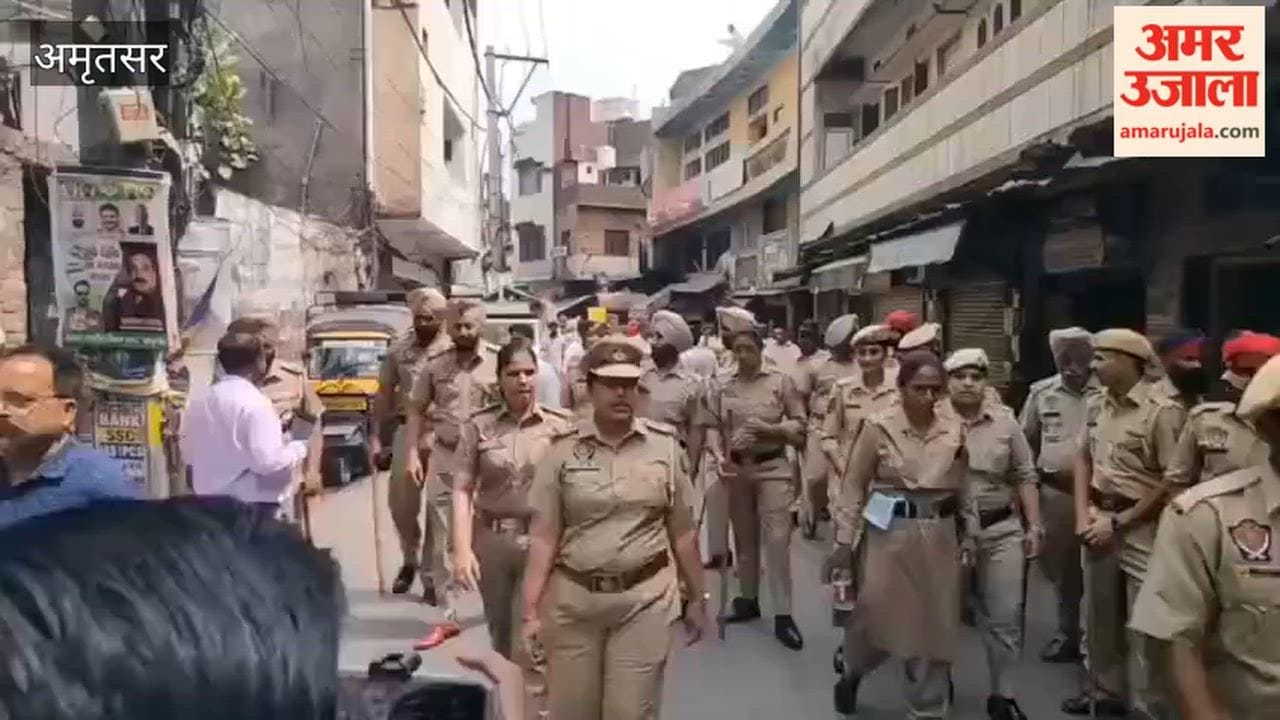 Aam Aadmi Party protest outside BJP leader Tarun Chugh's residence.