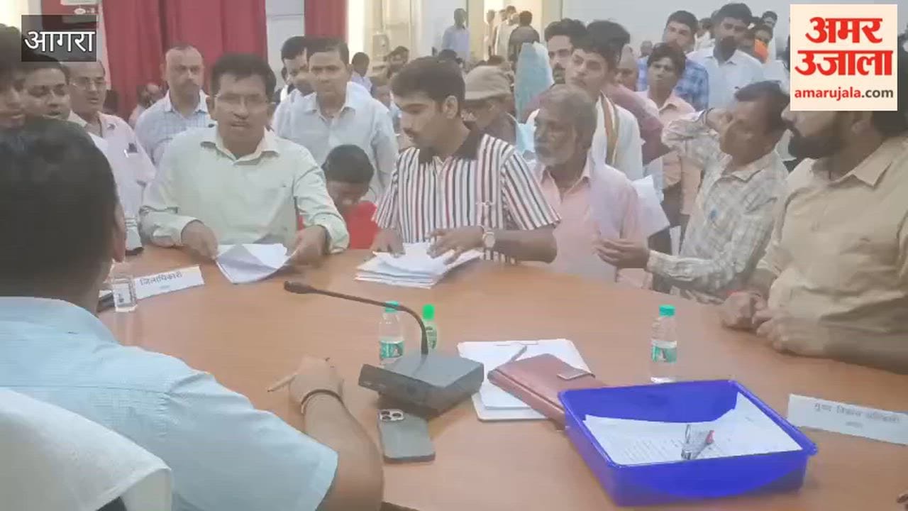 Petitioners Wait for Hours as DM Manish Bansal Arrives at Samadhan Diwas at 12:30 PM