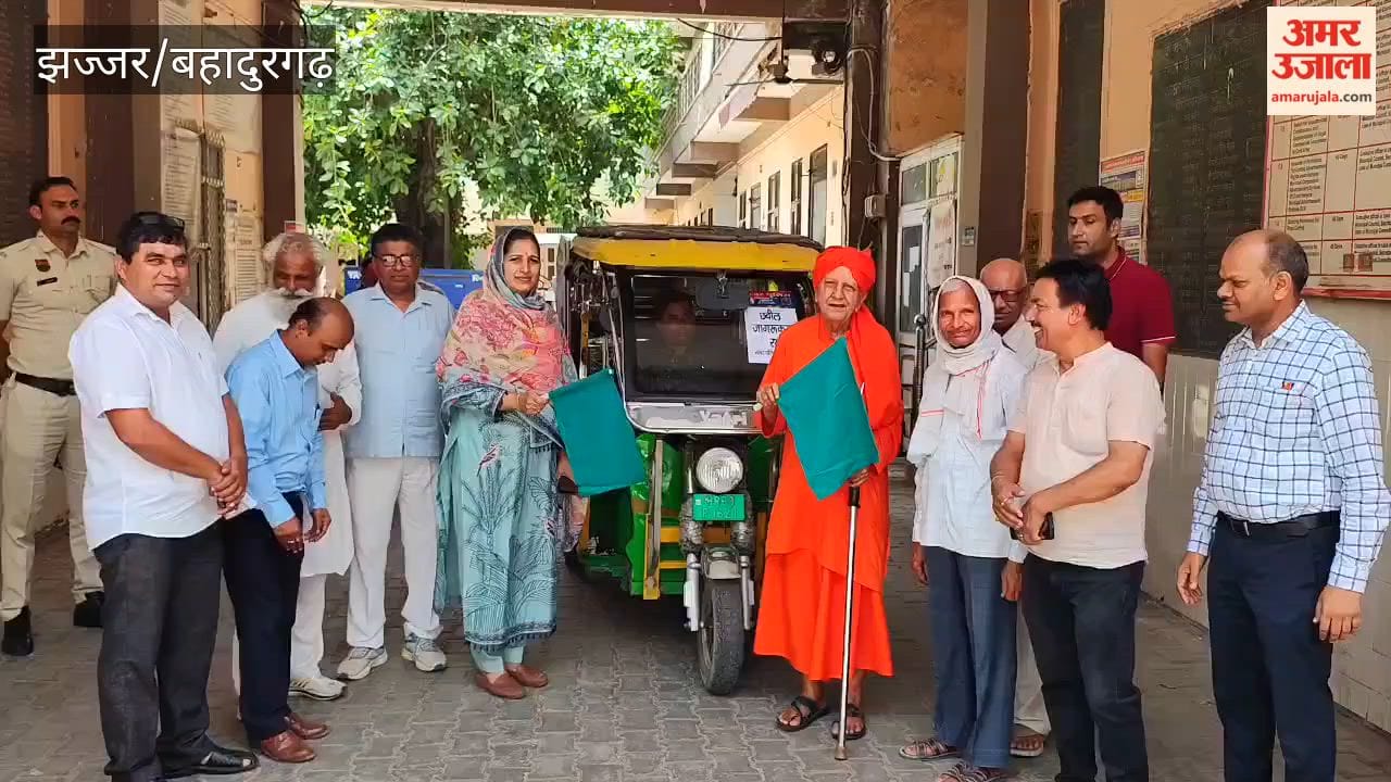 Launch of the plastic-free 'Chabeel' campaign; Chairperson Saroj Rathi and Swami Ramanand flagged off the 'Chabeel' awareness chariot.
