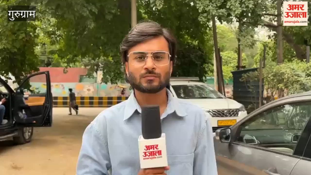 Heaps of garbage on Sohna Road in Gurugram