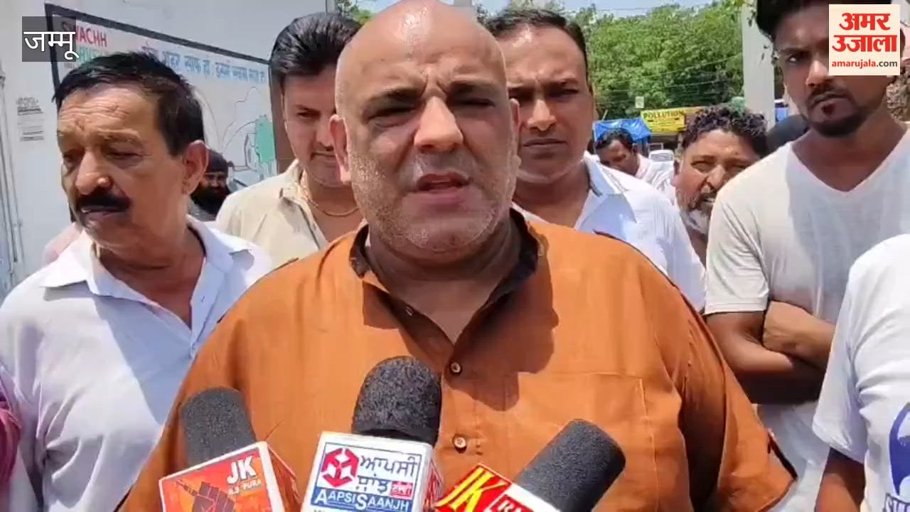 Market association comes out in support of sanitation workers; raises voice for the early fulfillment of their demands.