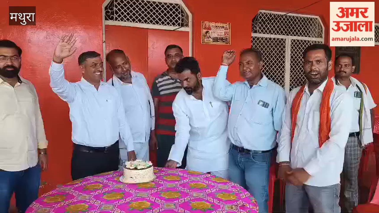 Congress Workers Celebrate Rahul Gandhi’s Birthday, Set Up Sweet Drink Stall in Mathura