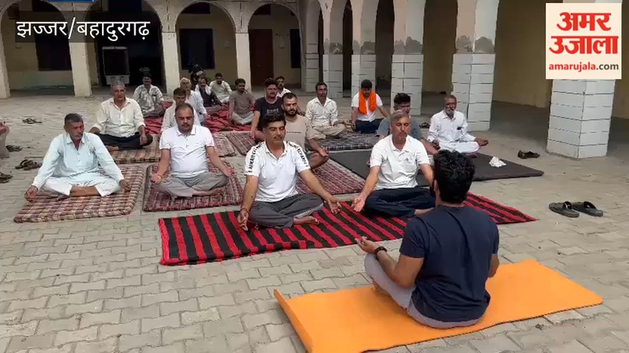 Yoga camp organized in Parnala, Bahadurgarh; villagers practiced yoga.