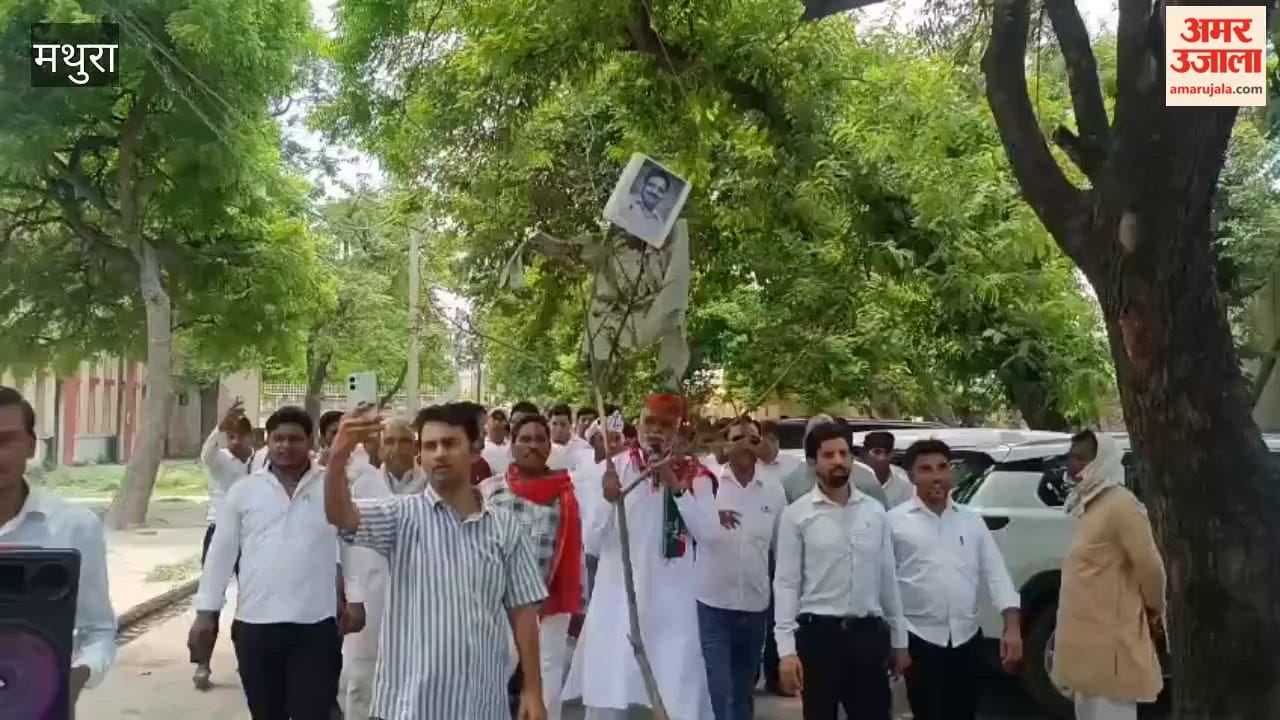 Lawyers and Deed Writers Burn Minister's Effigy Over Registry Integration Decision