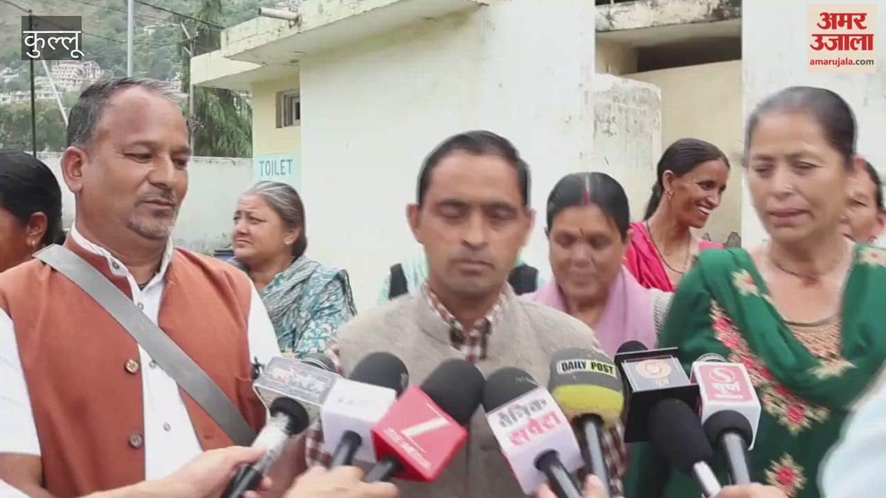 Mid-day meal workers on strike in Kullu; memorandum submitted to the government regarding their demands