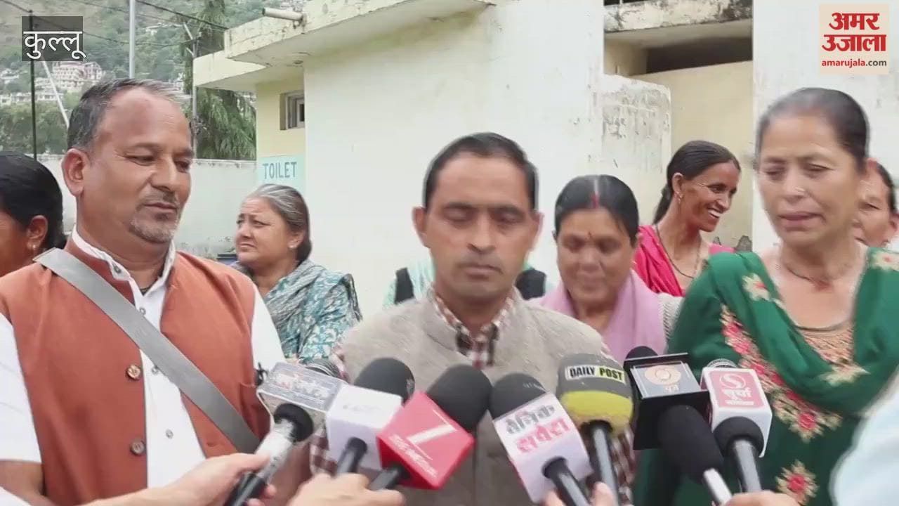 Mid-day meal workers on strike in Kullu; memorandum submitted to the government regarding their demands