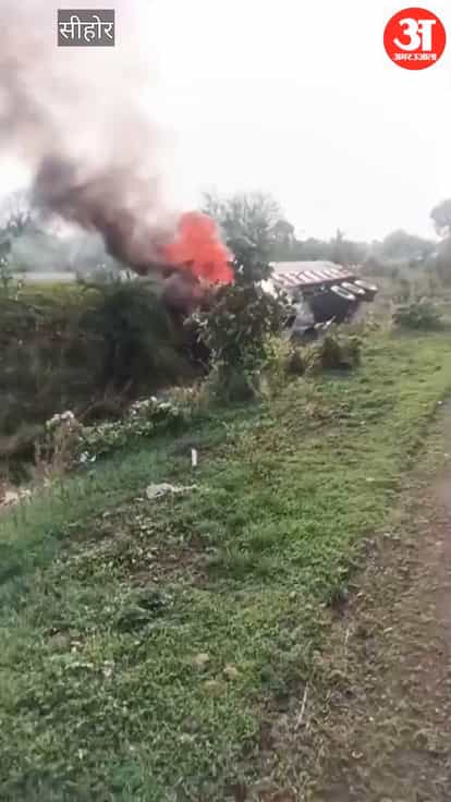Sehore news:Rice-Laden Truck Overturns, Catches Fire on Sehore Highway; Goods Worth Lakhs Destroyed