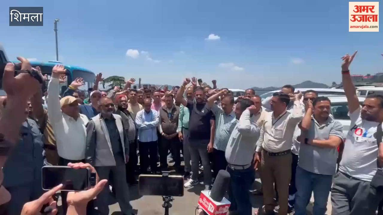 Shimla: Talks with the Additional Secretary Transport fail slogans raised at the Old Bus Stand