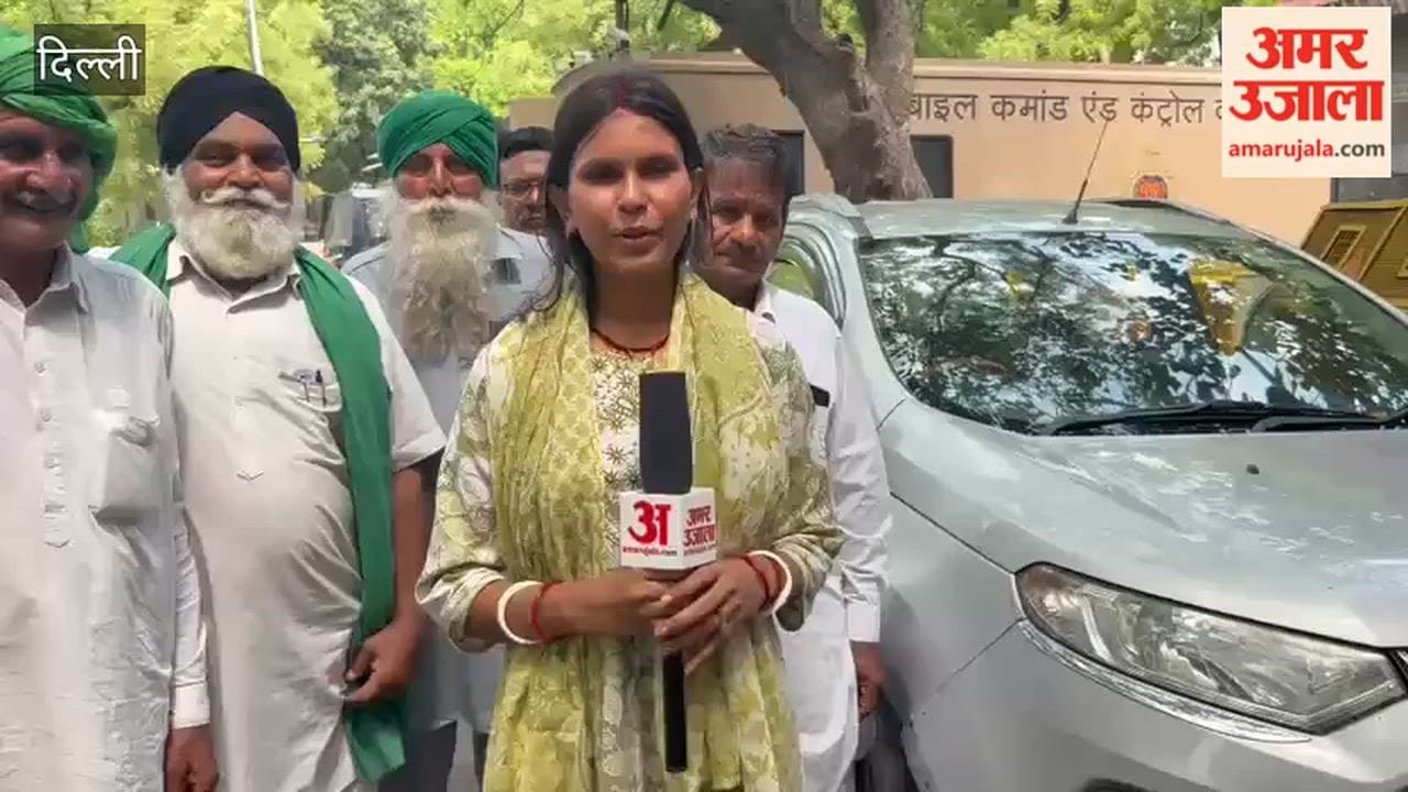Cockroach Janta Party' receives support from farmers at Jantar Mantar