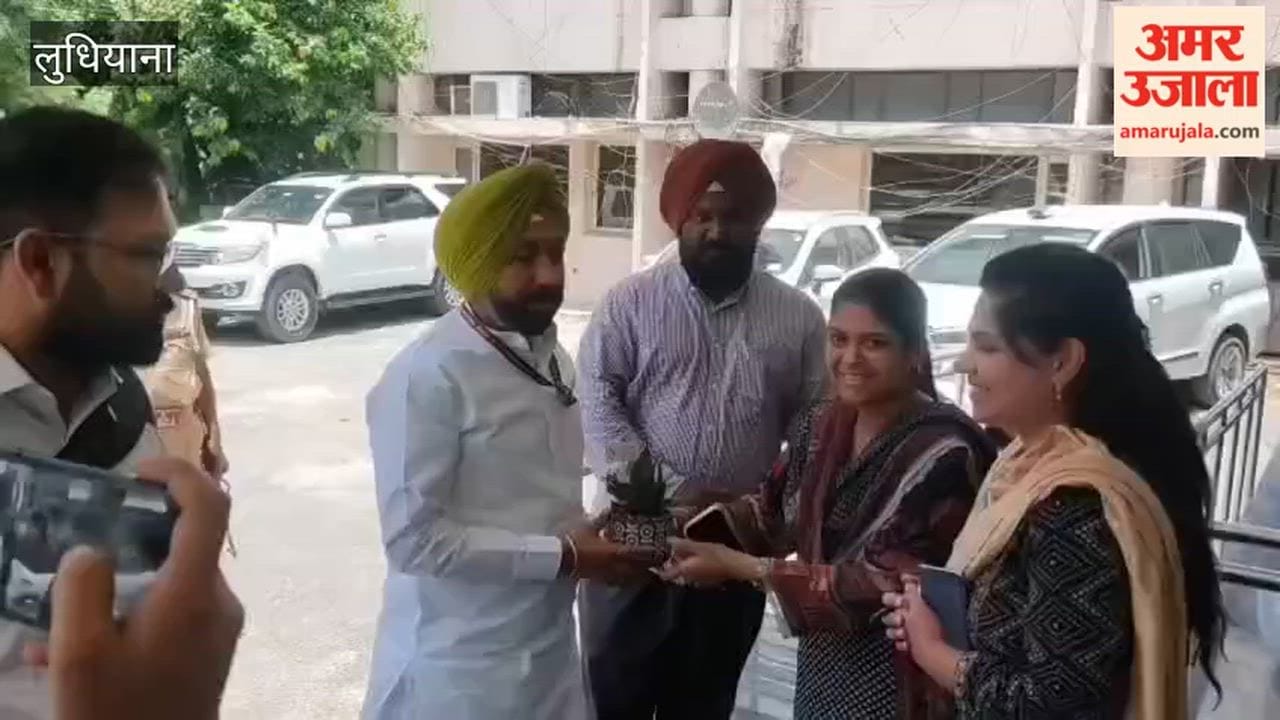 Hardeep Singh Gill held a review meeting with officials in Ludhiana.