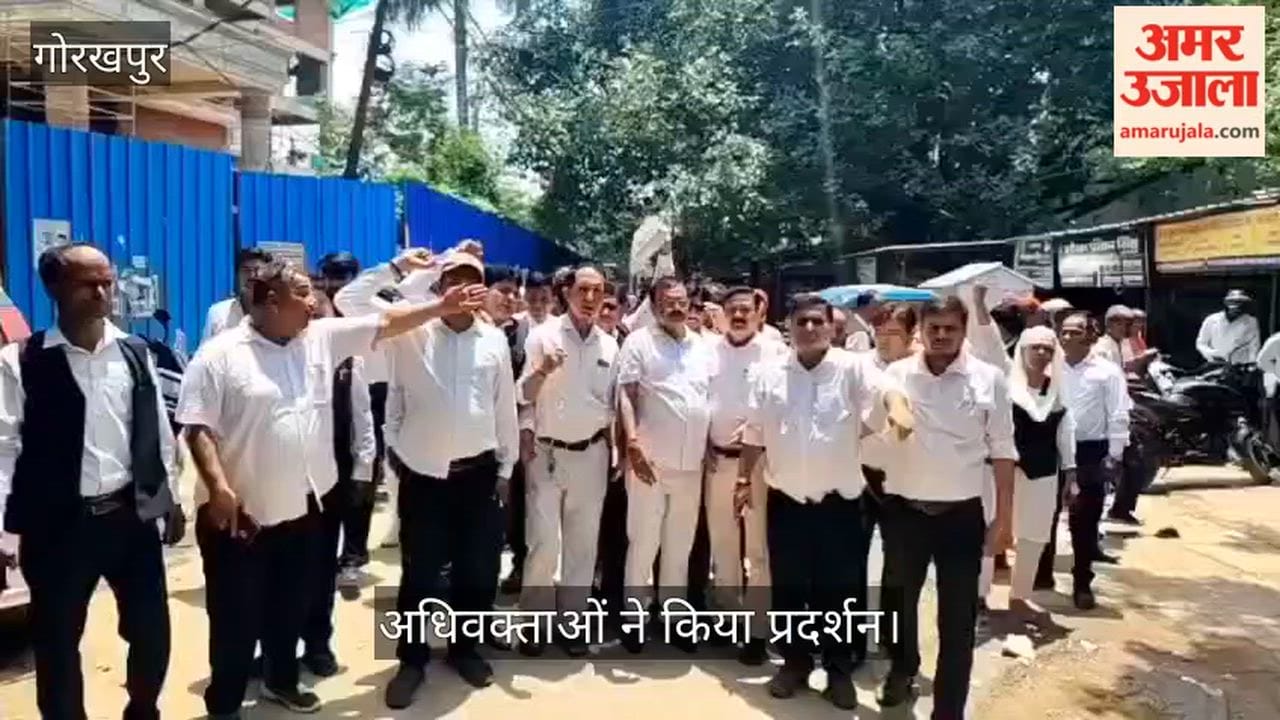 Lawyers protest against the implementation of the PP model at the registry office; registry operations remained suspended.