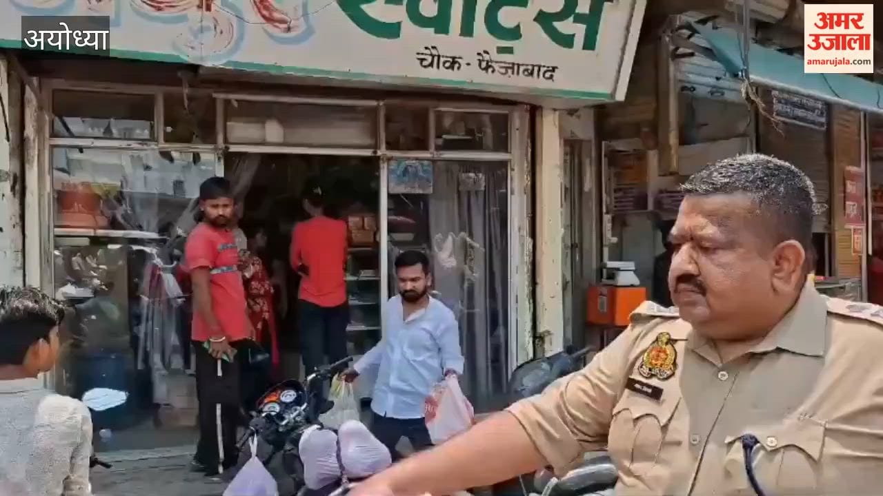 अयोध्या में चौक क्षेत्र में चला अतिक्रमण हटाओ अभियान, ठेले और अवैध कब्जे हटाए गए