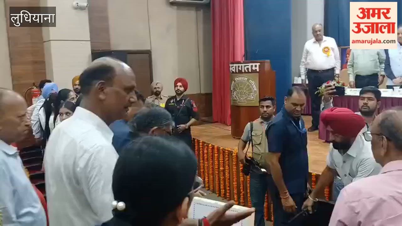 Candidates selected for the Civil Services Examination were felicitated by the Sankalp organization in Ludhiana.