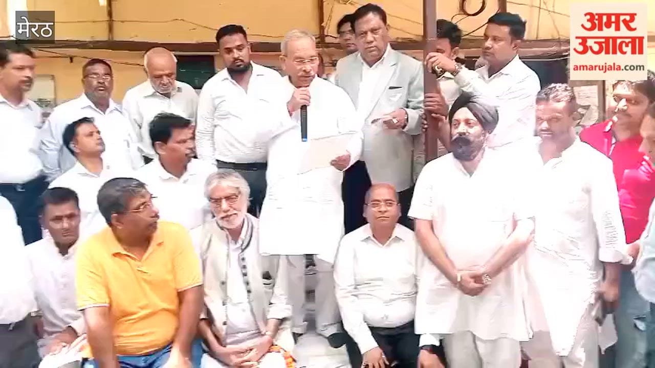 Meerut: MP Rajkumar Sangwan Joins Deed Writers’ Protest in Meerut