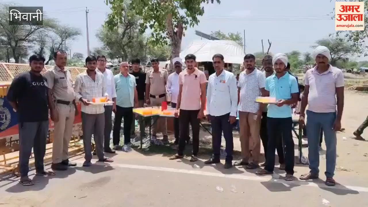 bhiwani Loharu police served sweet water to passersby on Nirjala Ekadashi people appreciated the gesture.