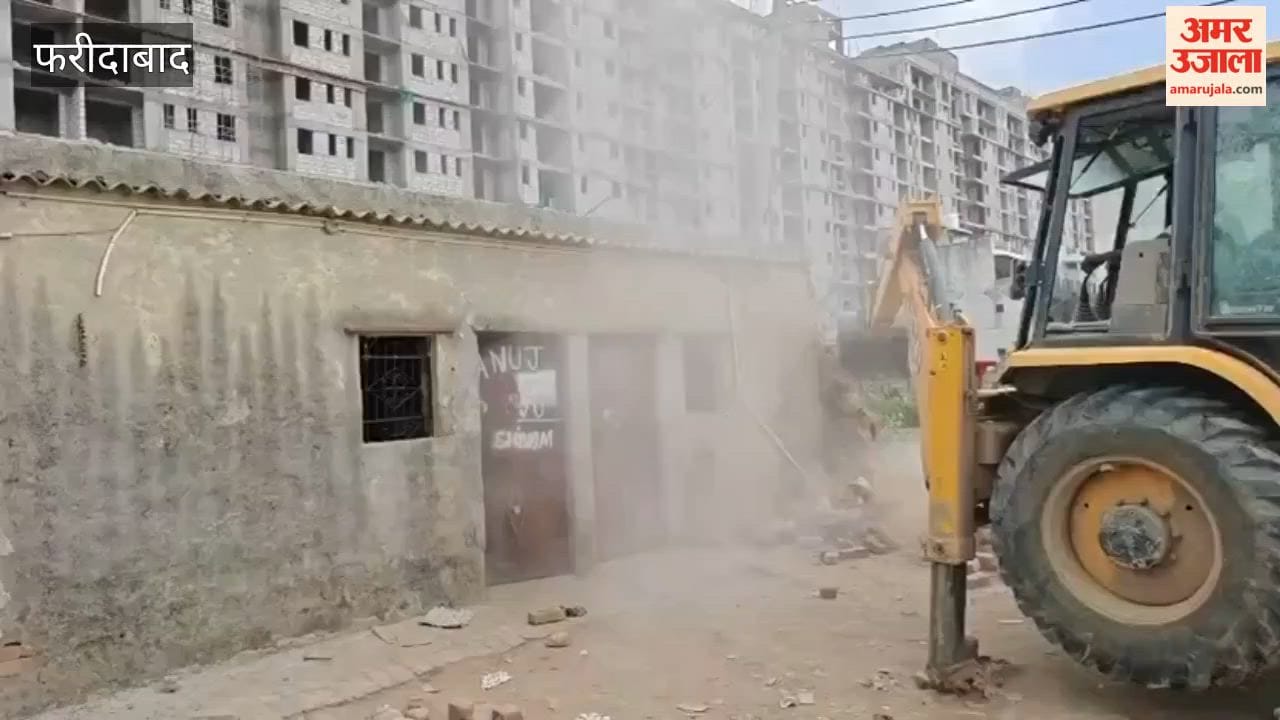 DTP cracked down on an illegal colony, demolishing two structures and 20 boundary walls