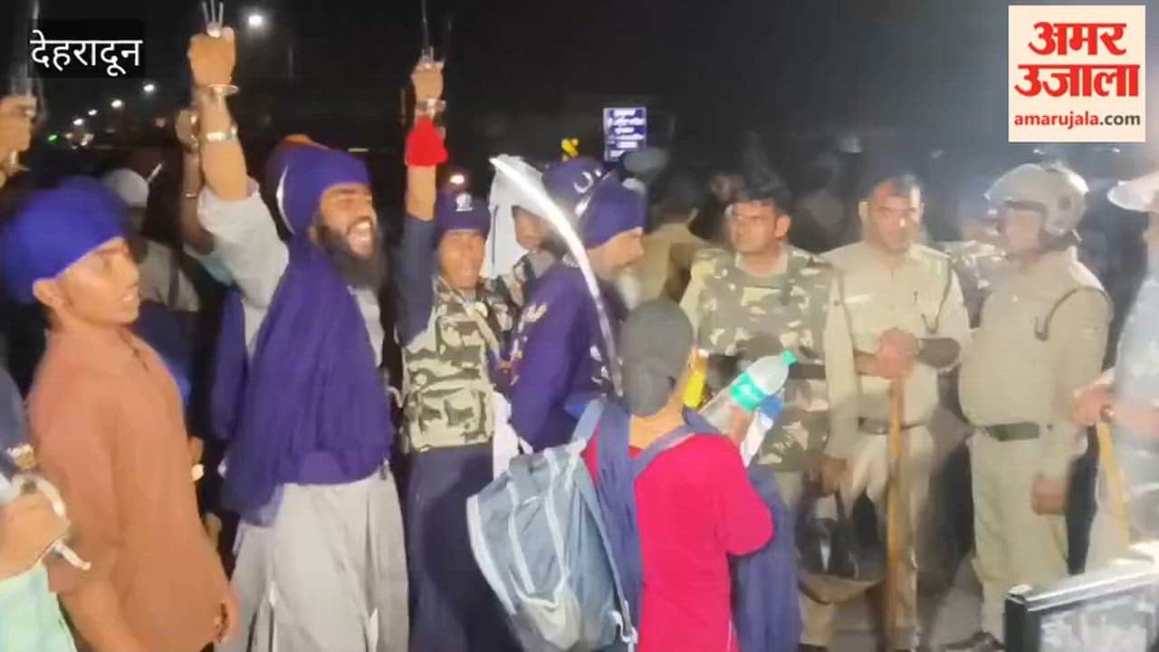 VIDEO: Nihangs from Punjab march to Doon, break barriers, brandish swords