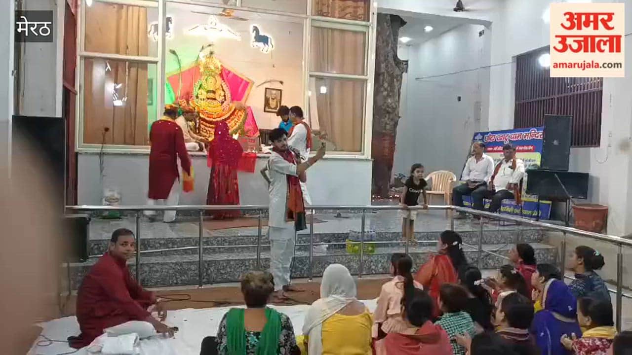 A *kirtan* was held at Chhota Khatu Dham, Tilak Park, on the occasion of Nirjala Ekadashi.