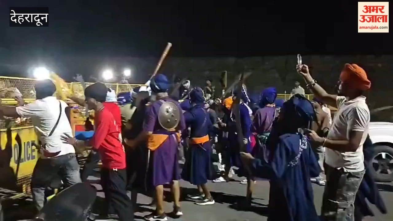 Nihangs from Punjab breach barricades at Kulhal and reach Dehradun; raise slogans