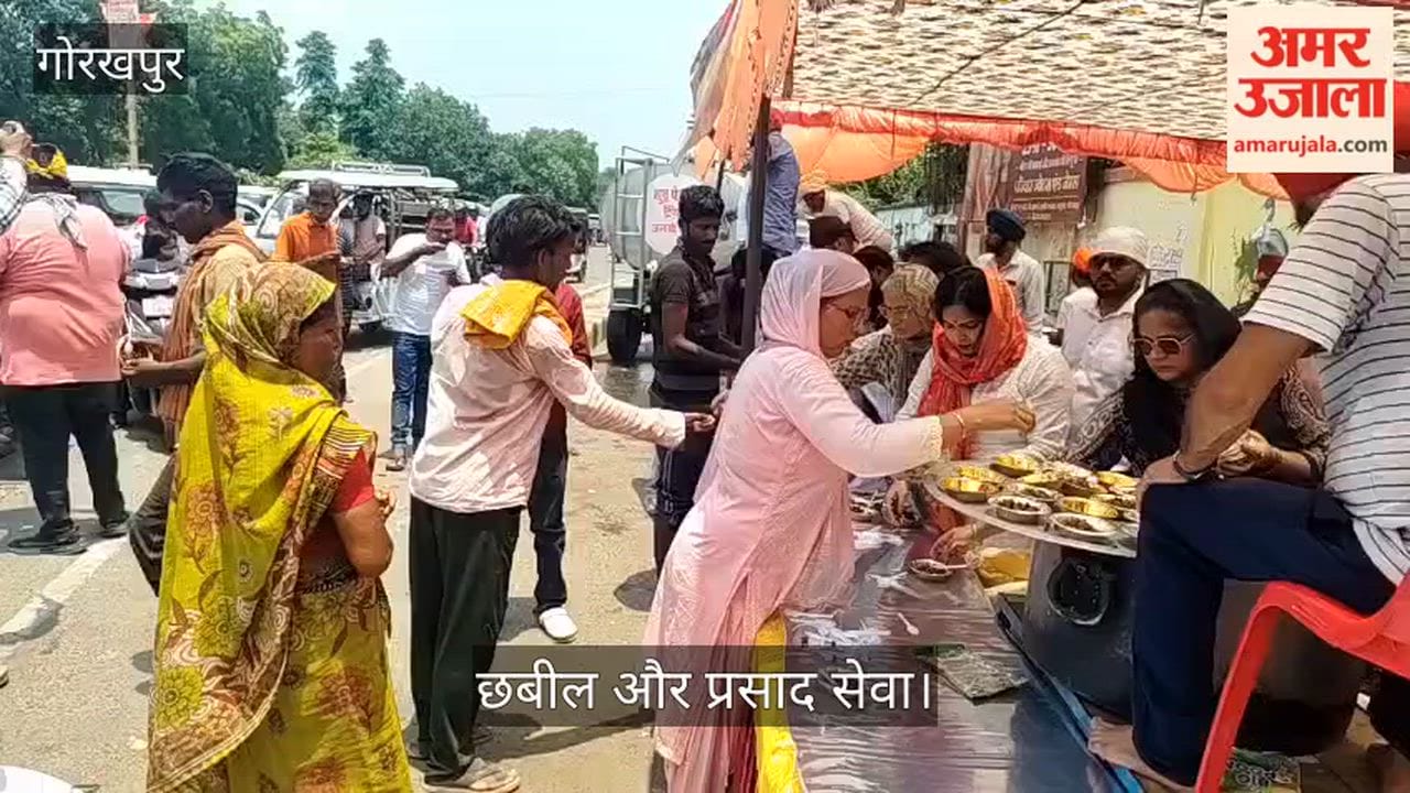 The Sikh community set up a *chabeel* at Asuran Crossing and served sweet water to people.